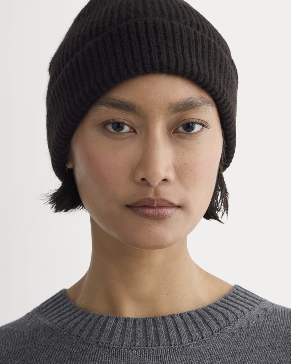 The Cashmere Ribbed Beanie Black – Everlane - Main Image