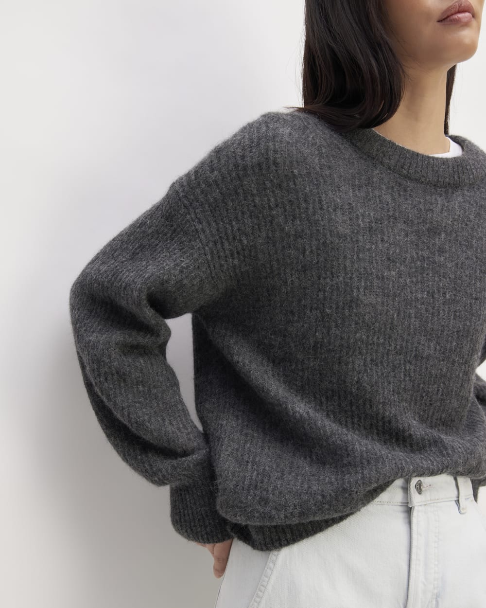 The Cocoon Crew in Alpaca | Heather Charcoal – Everlane