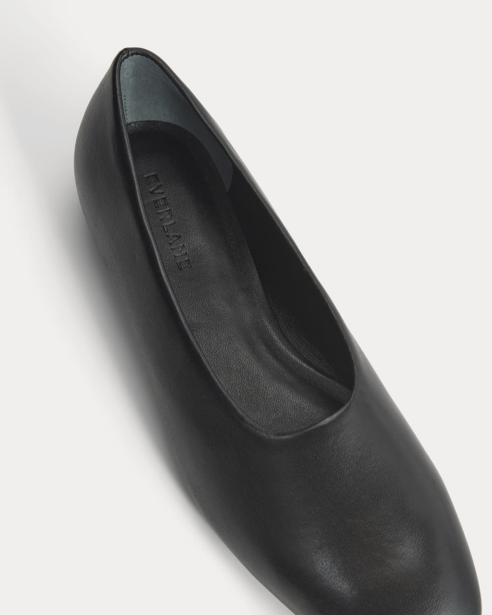 Gallery Square-Toe Flat | Black – Everlane