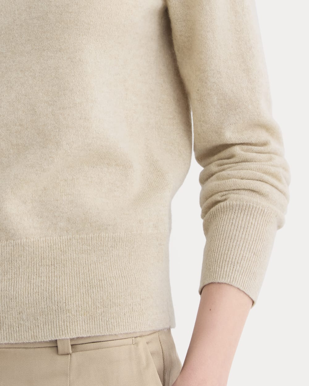 womens-cashmere-slim-crew-sweater-heather-light-camel