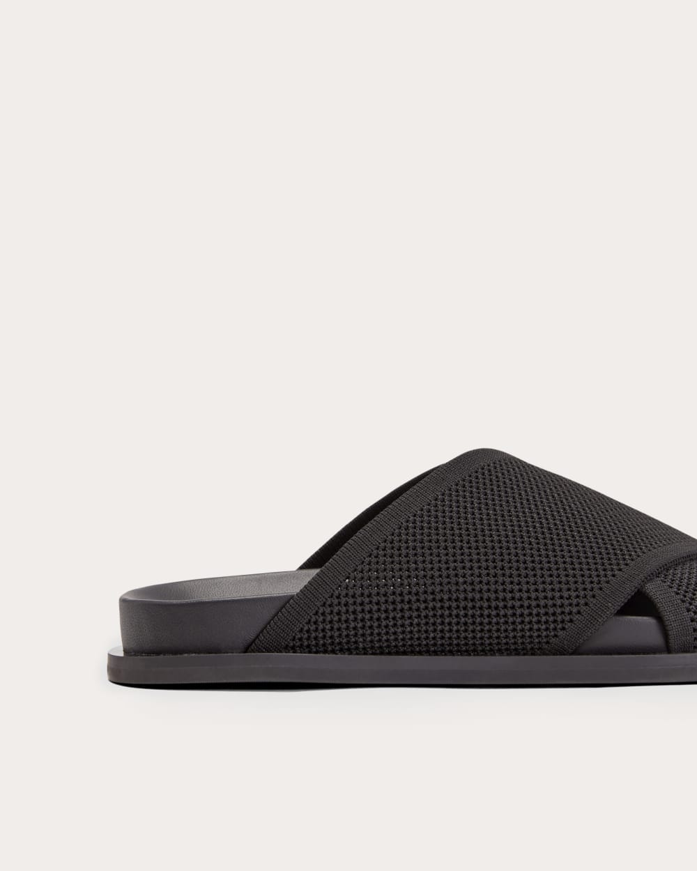 The ReKnit Form Crossover Sandal | Black – Everlane