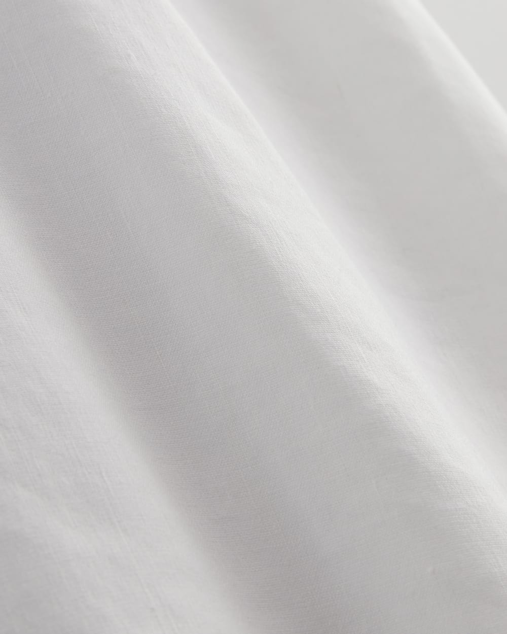 The Seamed Dress in Stretch Linen | White Everlane The Seamed Dress in Stretch Linen | White Everlane