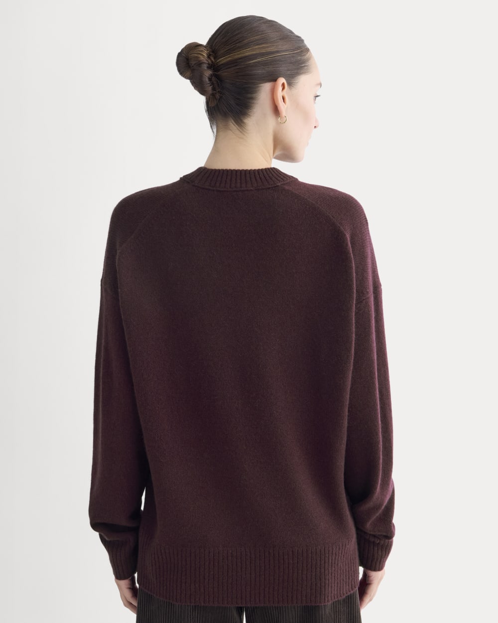 womens-cashmere-boyfriend-sweater-wine