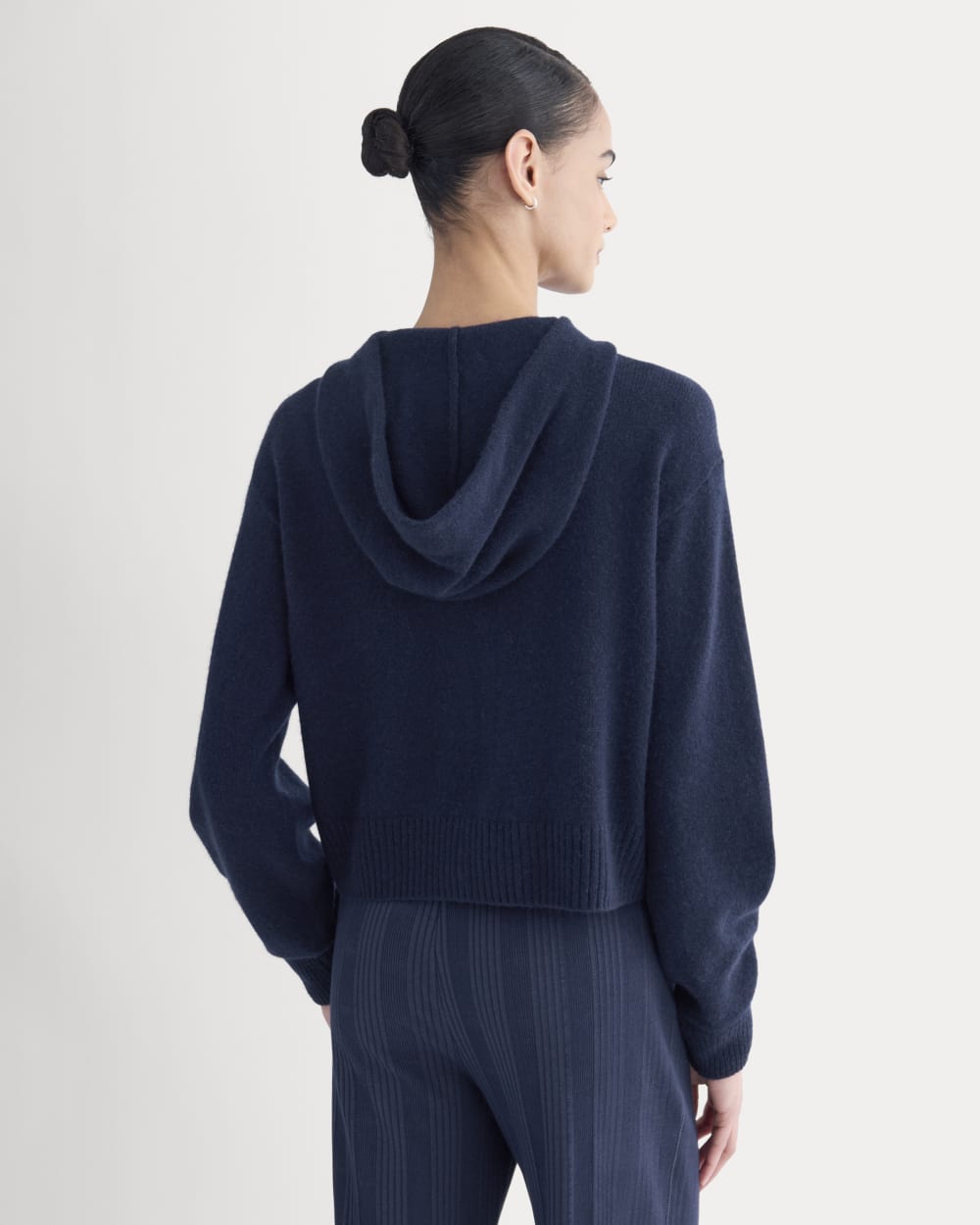womens-full-zip-hoodie-in-wool-cashmere-navy
