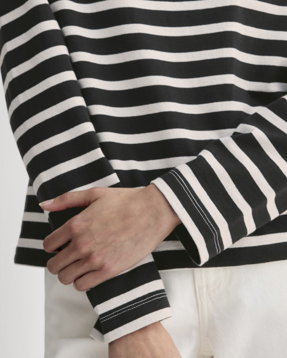 The Mariner Tee | Black / Bone – Everlane