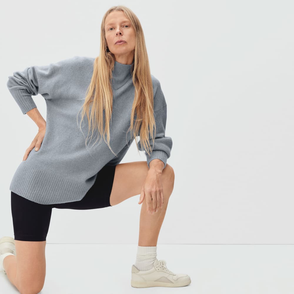 womens-bouncy-wool-sweater-smoke