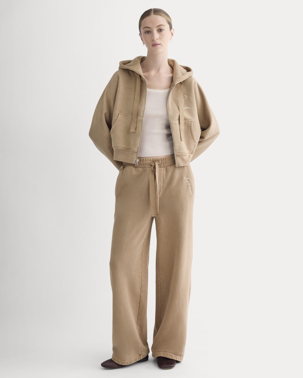 everlane-x-laufey-foundation-zip-hoodie-weathered-clay