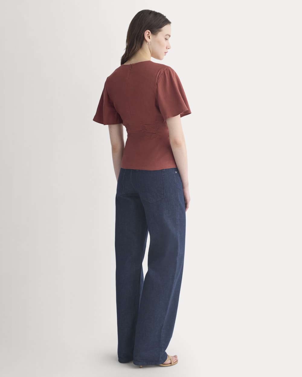 womens-cinched-top-in-stretch-linen-henna-red