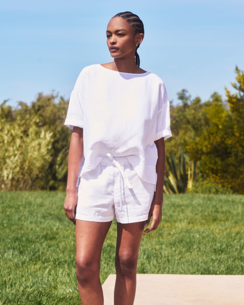 The Boatneck Top in Linen | White – Everlane