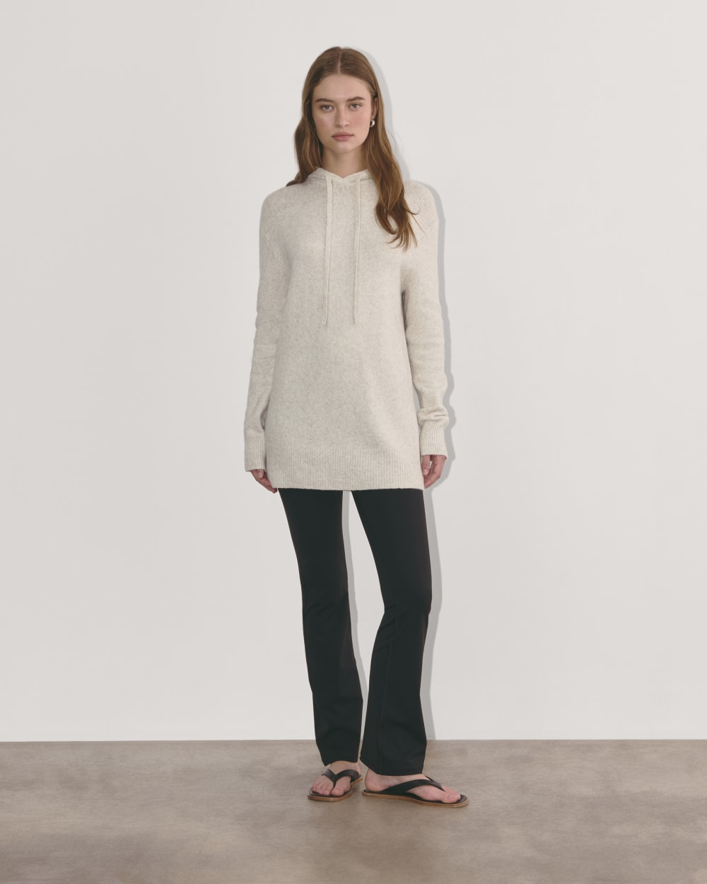 The Oversized Hoodie in Plush Cotton | Charcoal