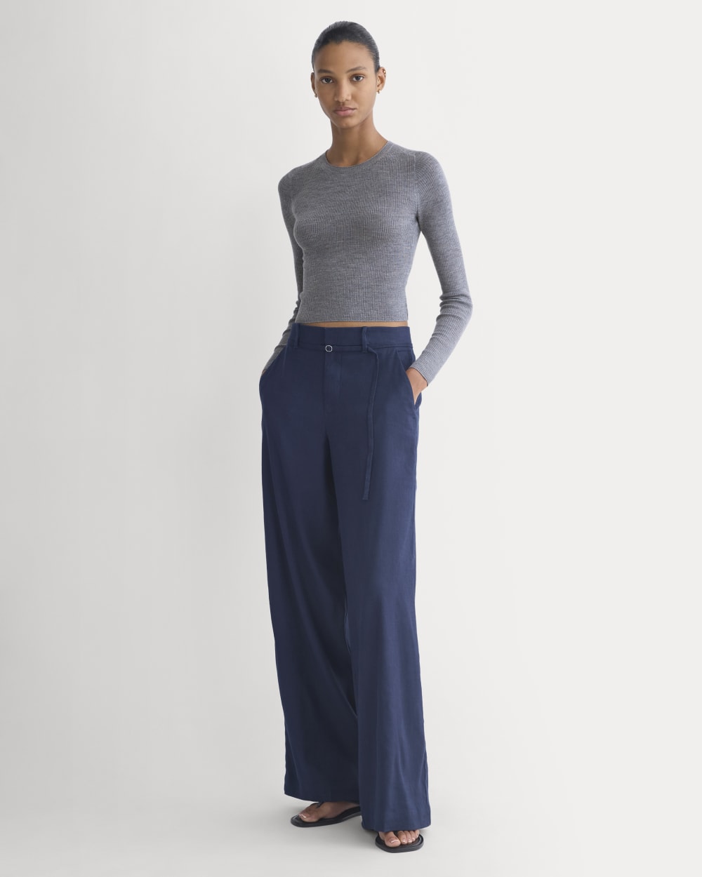 womens-cropped-crew-top-ultrafine-merino-heather-mid-grey