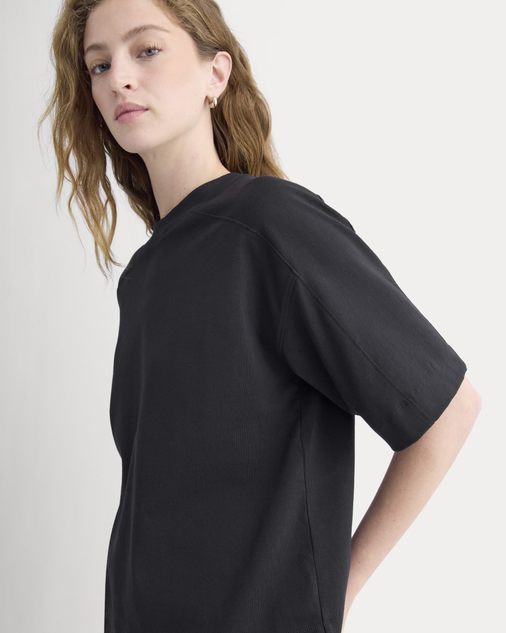 womens-oversized-seamed-tee-black