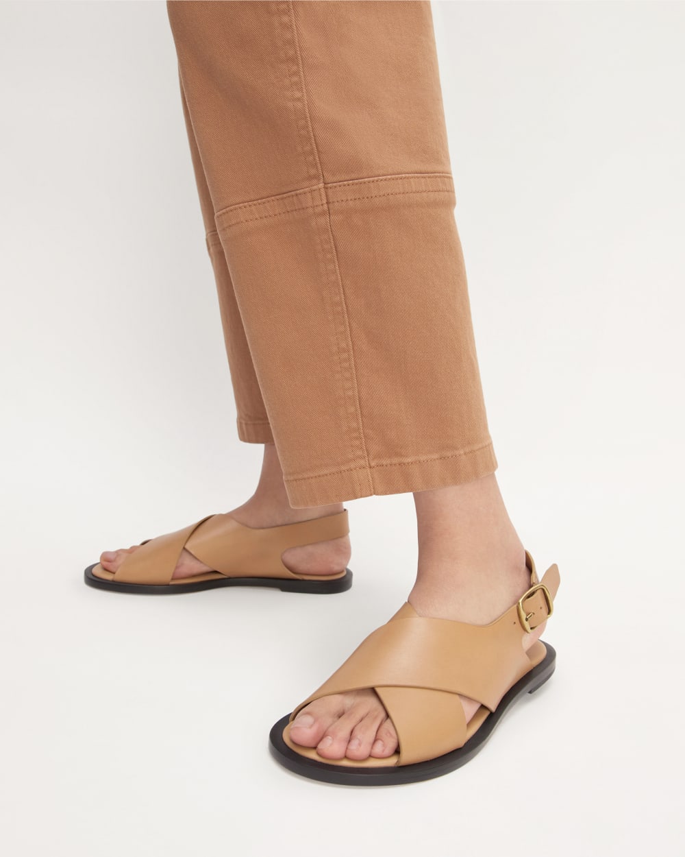 The City Crossover Sandal | Light Taupe – Everlane