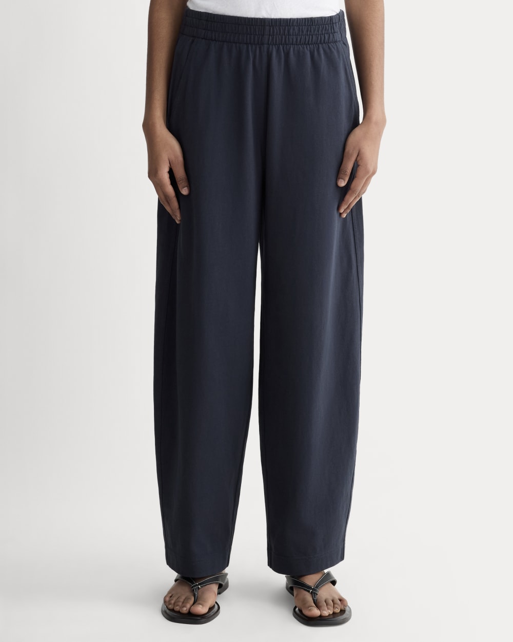 The Off-Duty Barrel Pant | Dark Mahogany