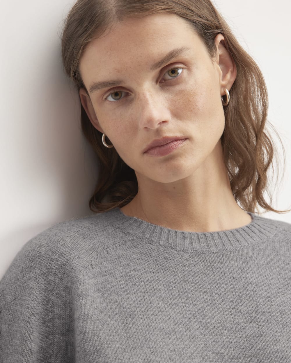 womens-cashmere-boxy-crew-sweater-heathered-grey
