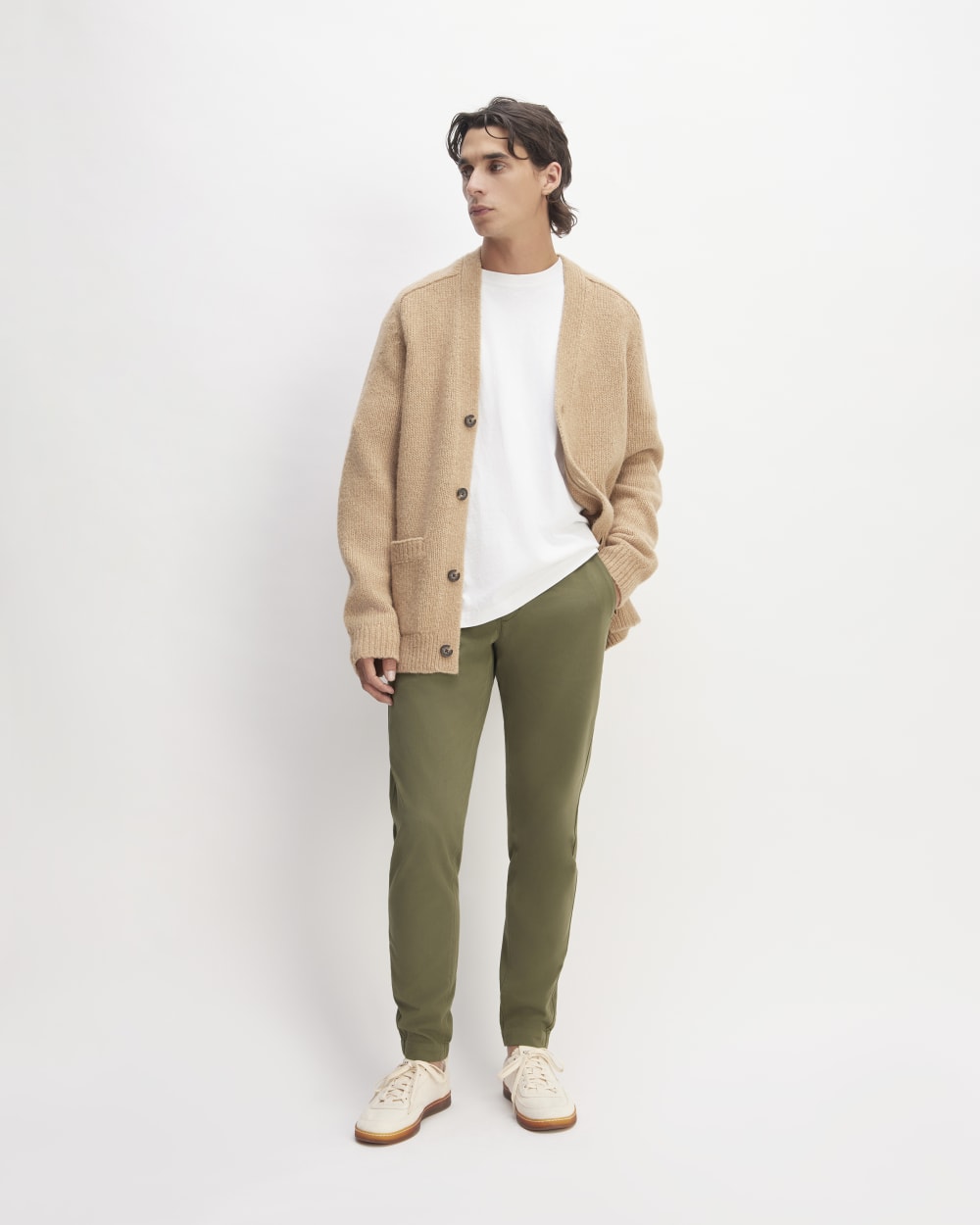 mens-performance-traveler-chino-kalamata | primary