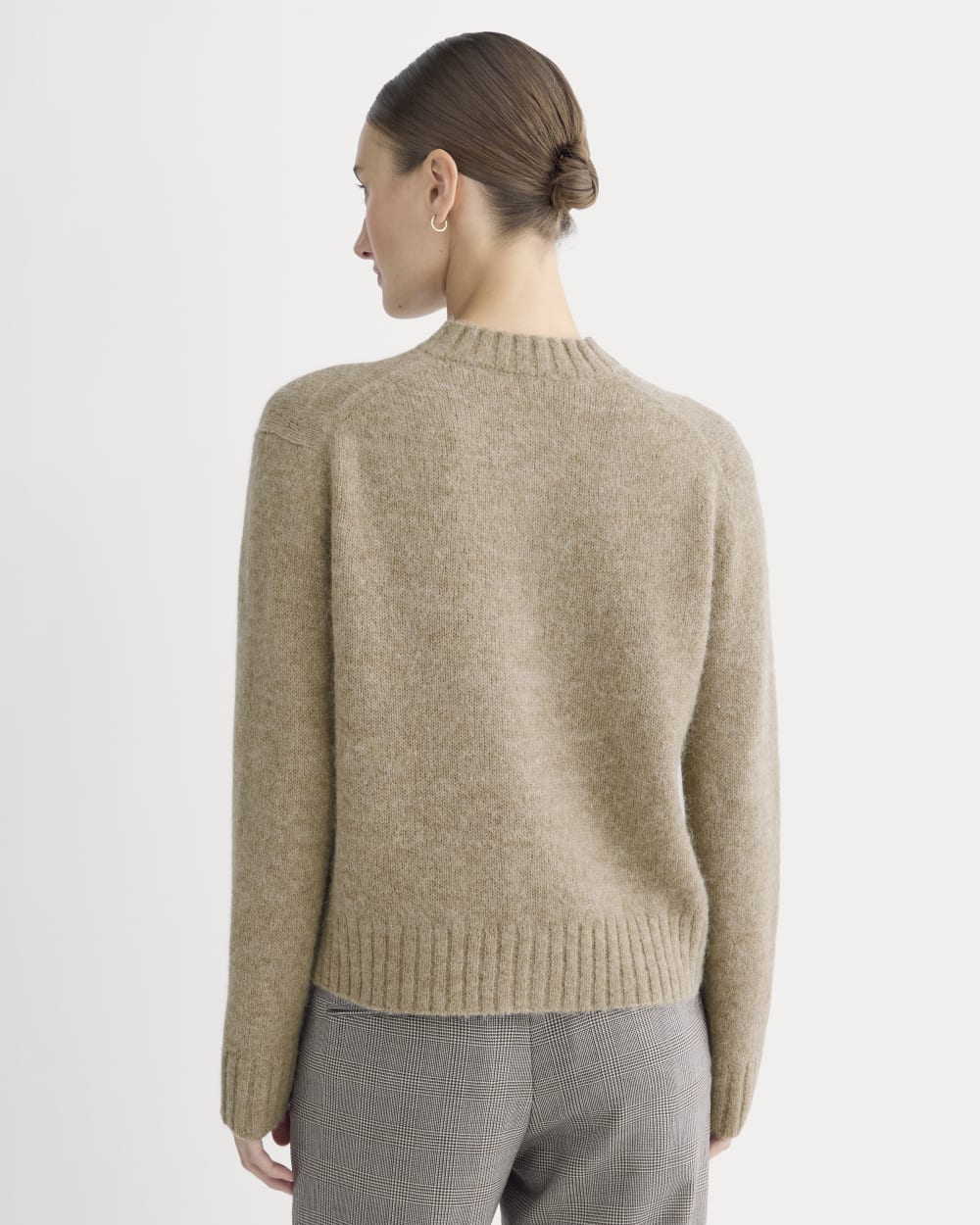 The Crew Cardigan in Alpaca | Dark Heathered Camel – Everlane