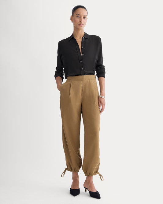 womens-chino-jogger-in-buttersoft-aged-brass | primary