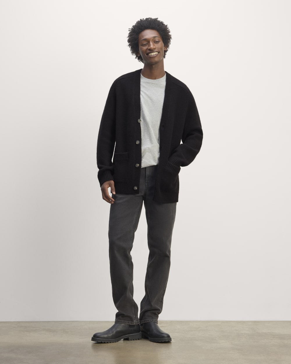 The Cloud Relaxed Cardigan Black – Everlane1