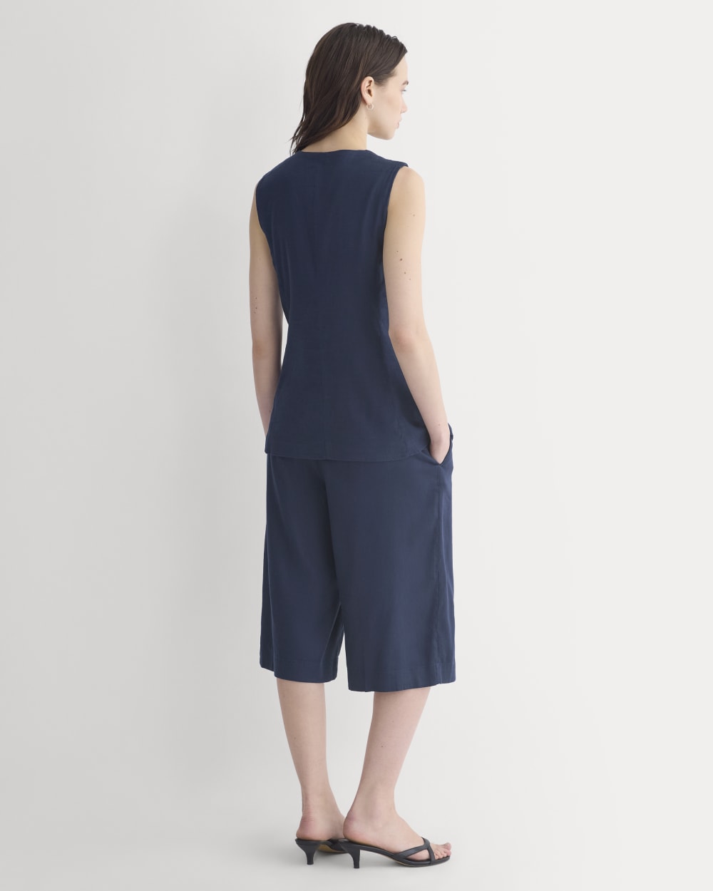 womens-long-vest-in-stretch-linen-navy