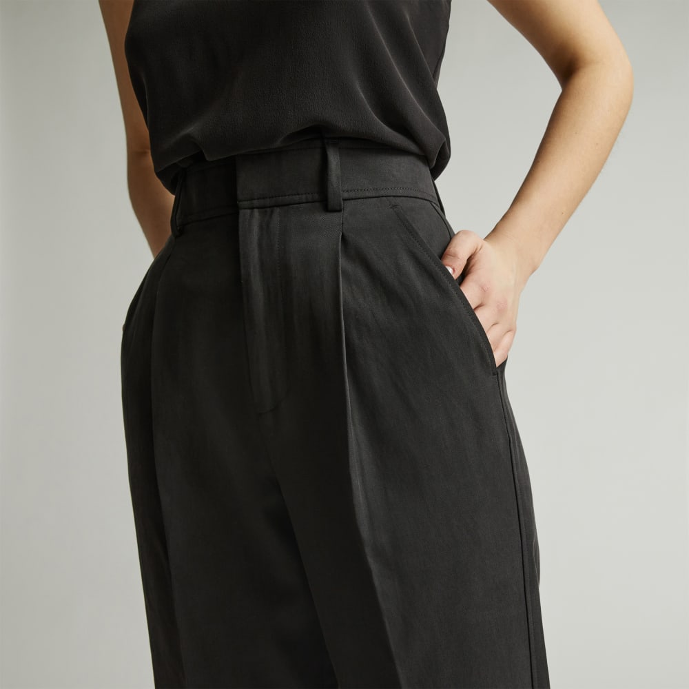 The Draper Tapered Pant in Buttersmooth | Black – Everlane