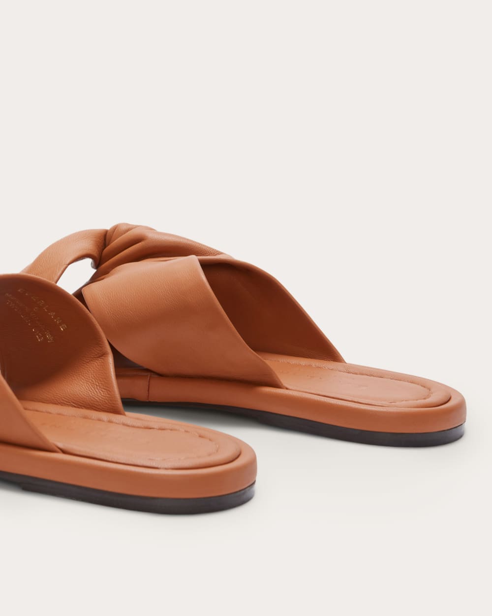 womens-leather-day-twist-sandal-desert-tan