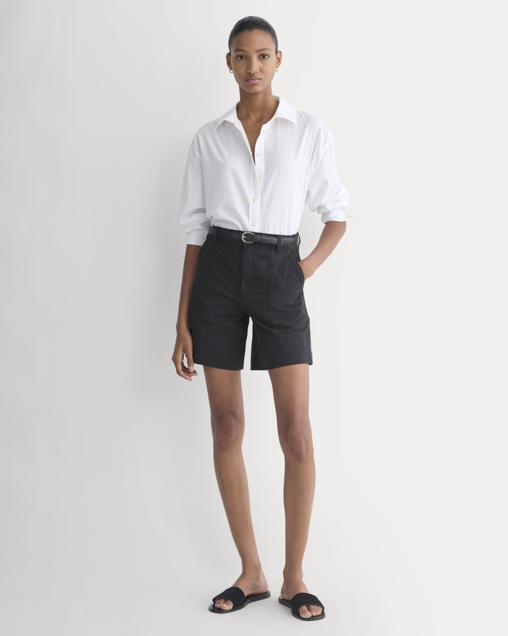 womens-seamed-everywhere-short-black | primary