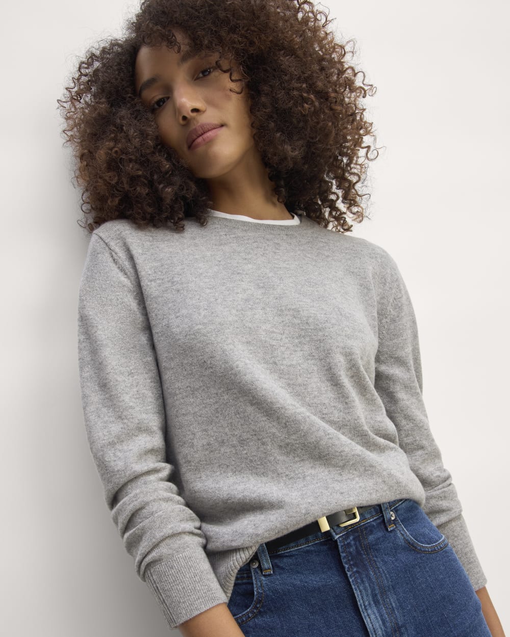 womens-cashmere-classic-crew-sweater-light-heather-grey