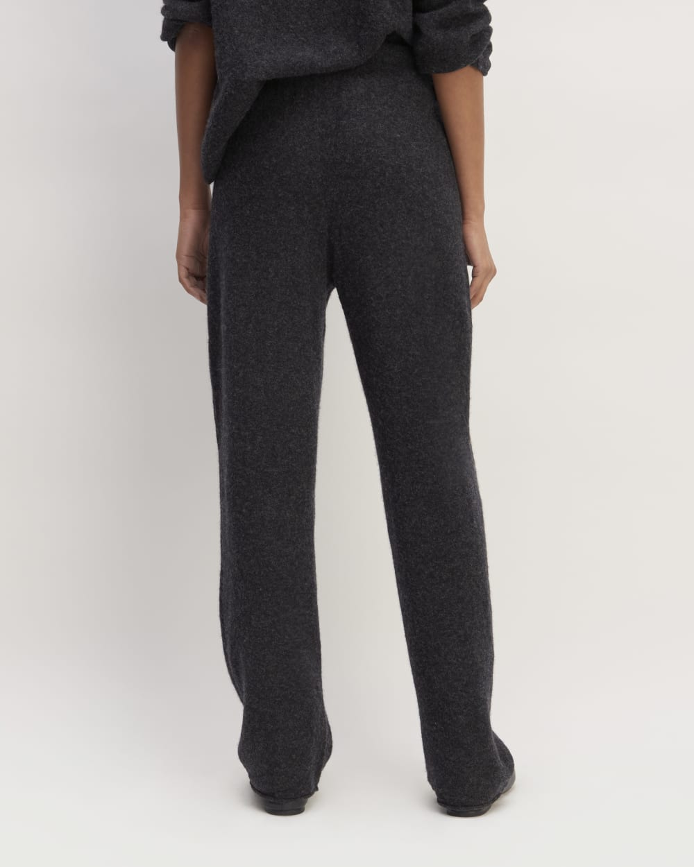 womens-cozy-stretch-sweatpant-charcoal