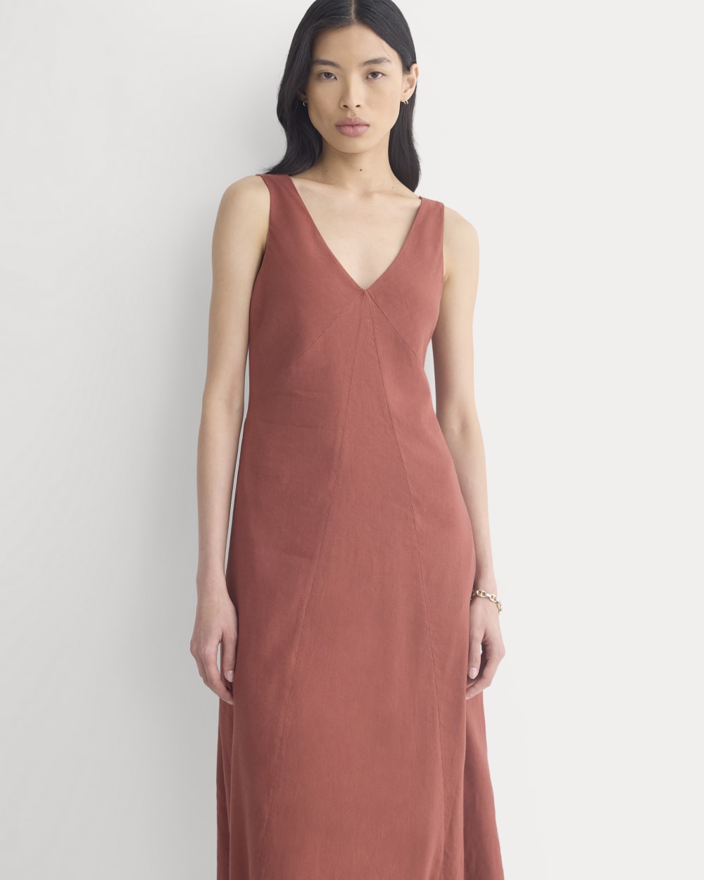 Deep V Seamed Dress in Stretch Linen | Henna Red Everlane Deep V Seamed Dress in Stretch Linen | Henna Red Everlane