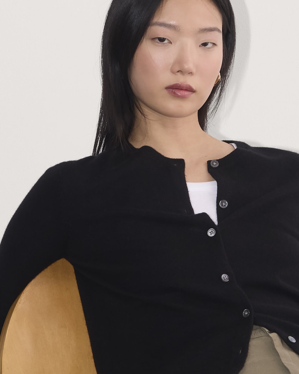 womens-cashmere-classic-crew-cardigan-black