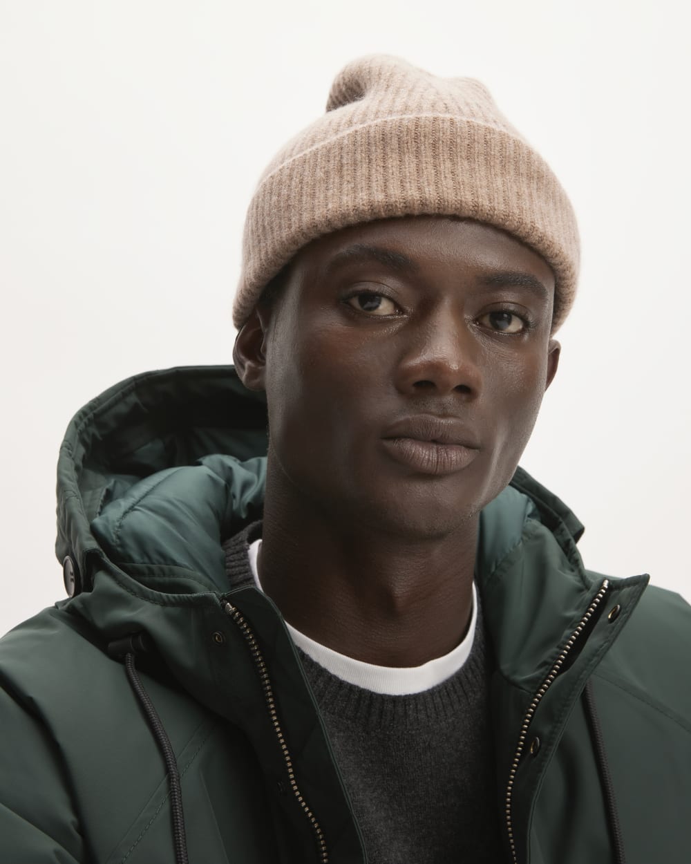 womens-cashmere-beanie2-heathered-woodsmoke | alt