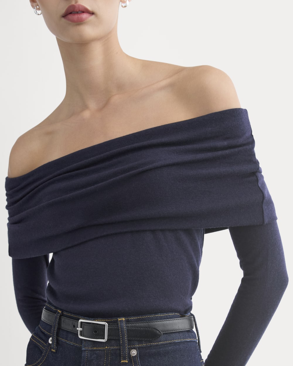 The Off-the-Shoulder Top in Butterluxe | Deep Navy – Everlane